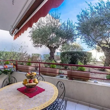 Tosca Spacieux 4pers Et A Pieds Ideal * Fréjus